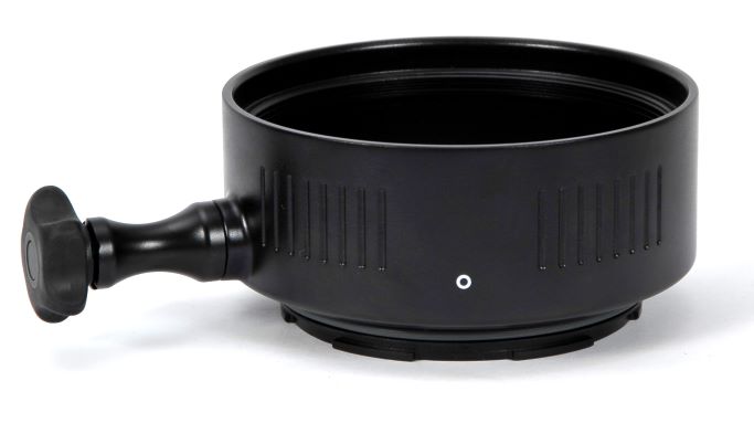 Adapter for Olympus 4/3 port and accessory system