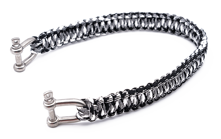 Lanyard with shackles (Black While)