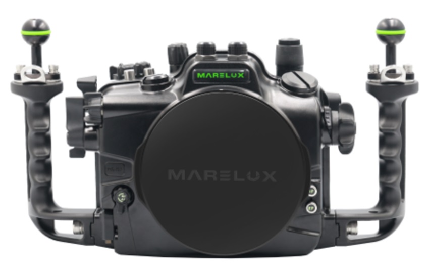 Canon EOS R7 underwater housing by Marelux